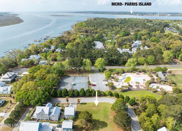 8 Stoney Island Drive, Beaufort, SC 29907