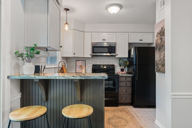 3000 Hillsboro Pike Apt 139, Nashville, TN 37215
