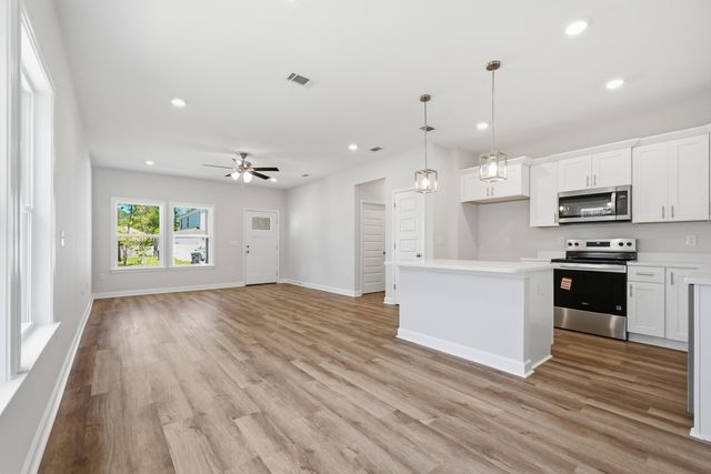 111 Sandhill Court, Freeport, FL 32439