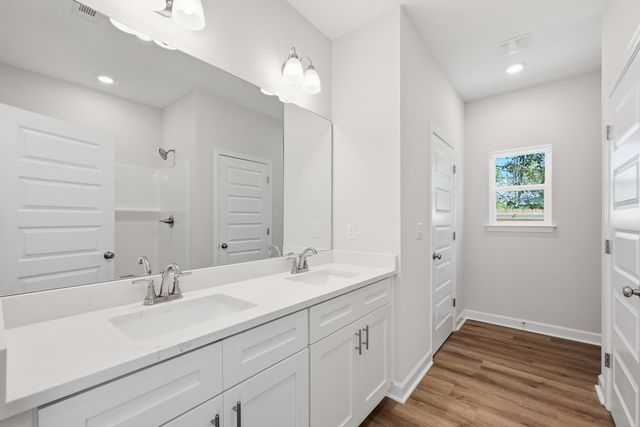 111 Sandhill Court, Freeport, FL 32439