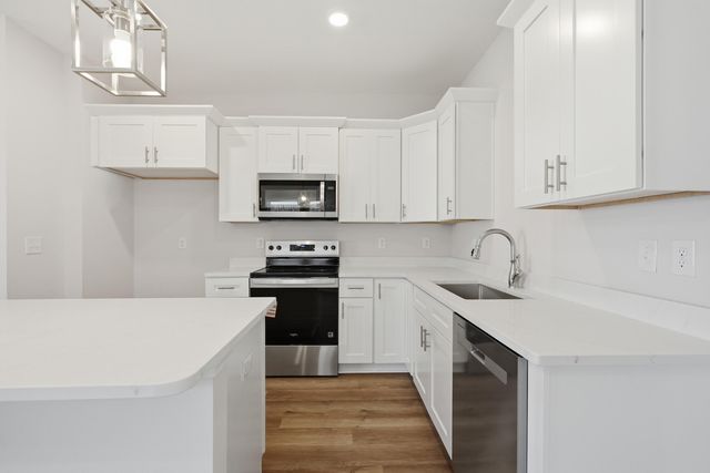 111 Sandhill Court, Freeport, FL 32439