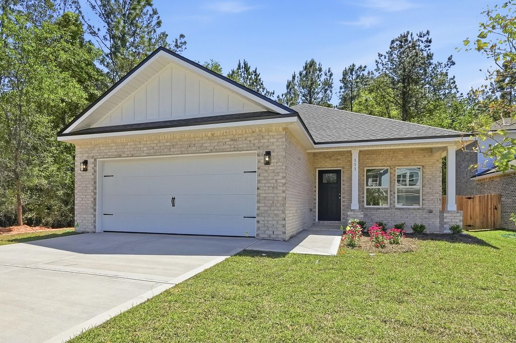 111 Sandhill Court, Freeport, FL 32439