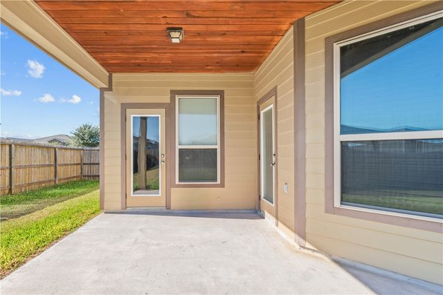 2214 Ruby Dr, Corpus Christi, TX 78414