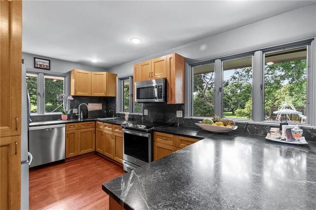 425 S Woodland Drive, Kansas City, MO 64118