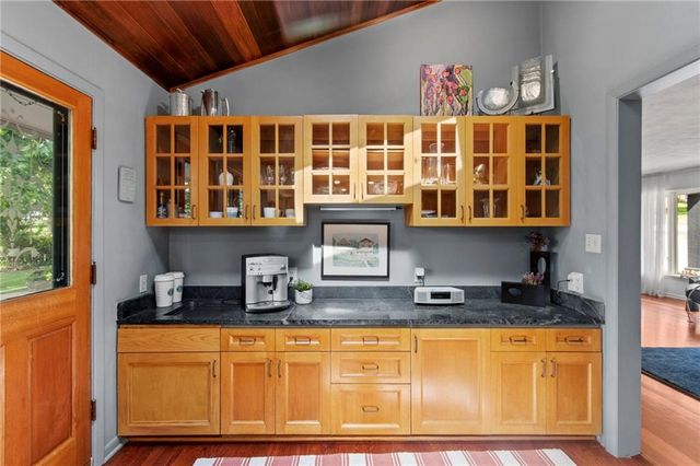 425 S Woodland Drive, Kansas City, MO 64118