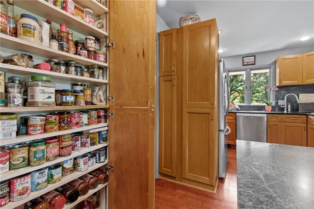 425 S Woodland Drive, Kansas City, MO 64118