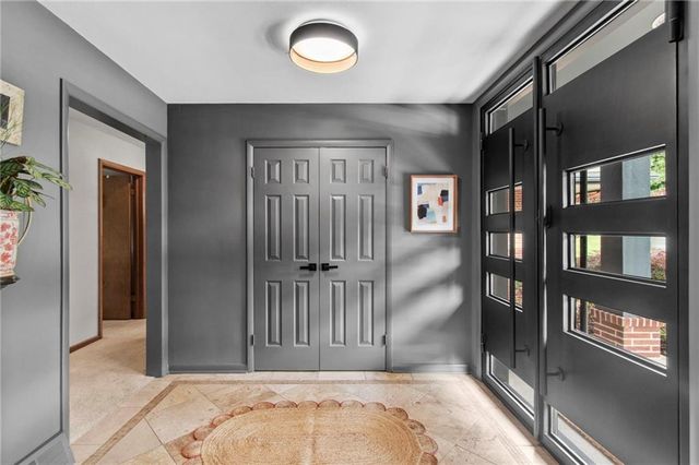 425 S Woodland Drive, Kansas City, MO 64118