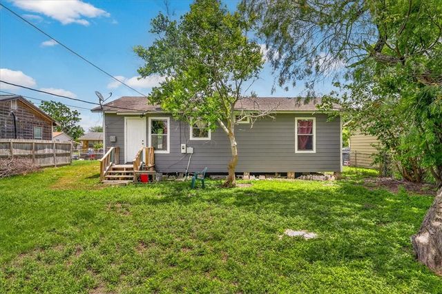 5329 Alaniz Dr, Corpus Christi, TX 78415