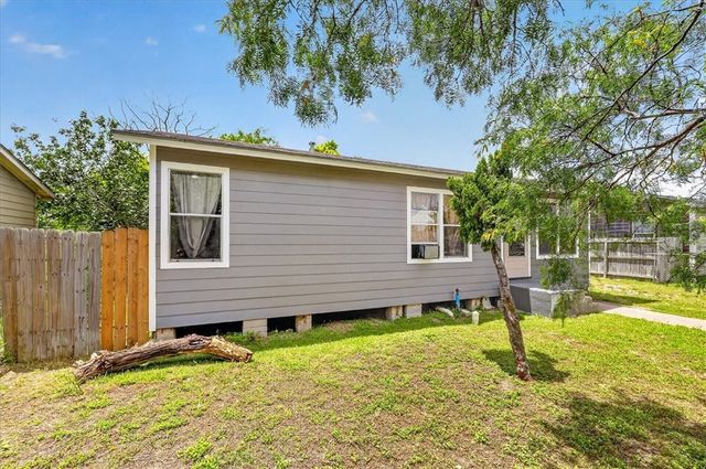 5329 Alaniz Dr, Corpus Christi, TX 78415