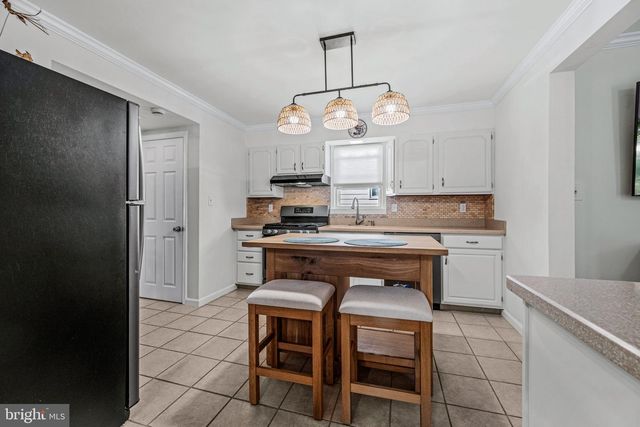 5611 OAKLAND RD, Baltimore, MD 21227