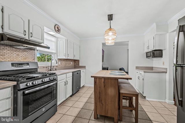 5611 OAKLAND RD, Baltimore, MD 21227