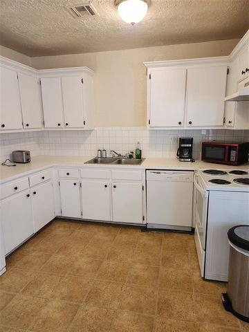1403 NW Taft, Lawton, OK 73507