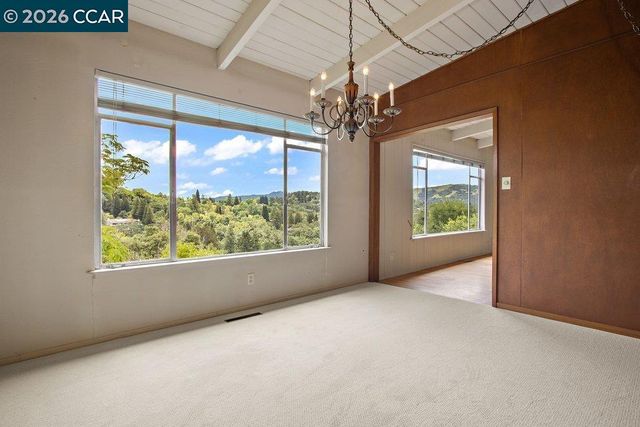 126 La Espiral, Orinda, CA 94563