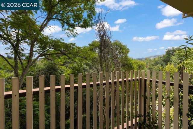 126 La Espiral, Orinda, CA 94563
