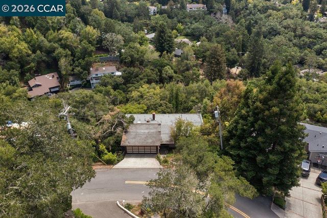 126 La Espiral, Orinda, CA 94563