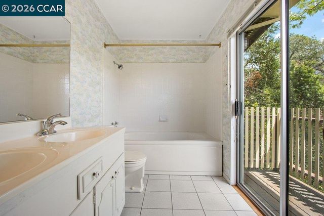126 La Espiral, Orinda, CA 94563