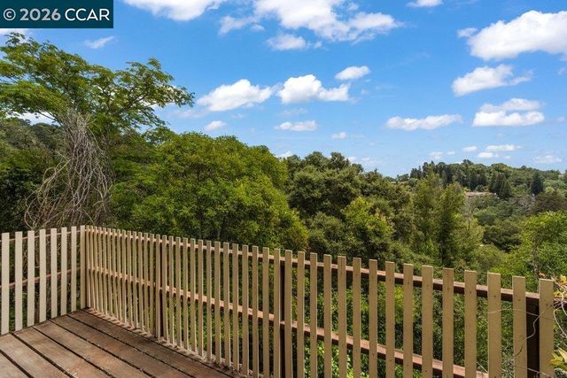 126 La Espiral, Orinda, CA 94563
