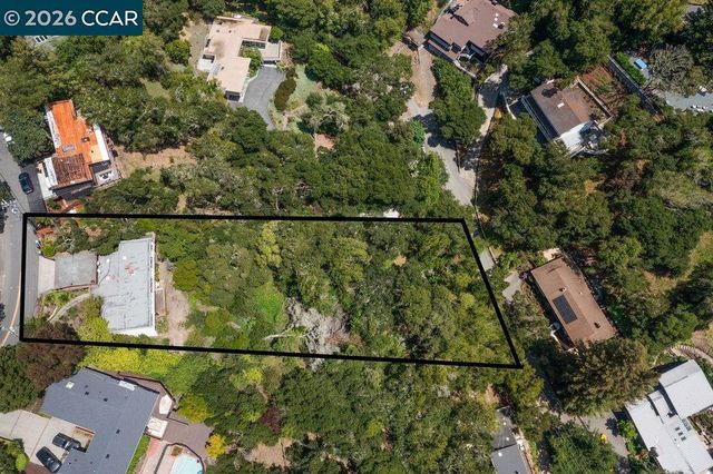 126 La Espiral, Orinda, CA 94563