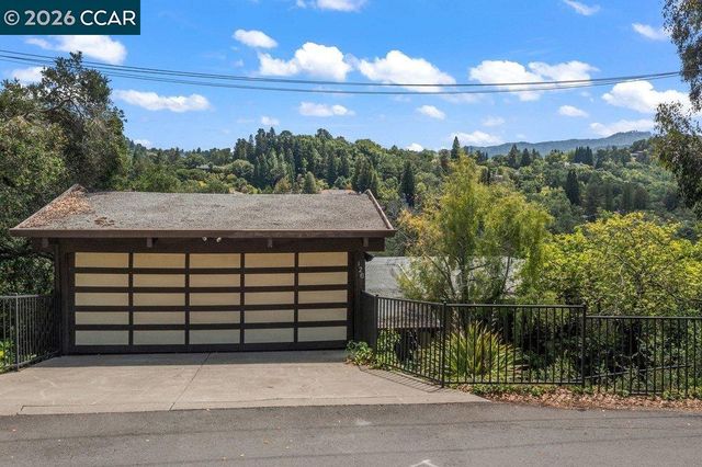 126 La Espiral, Orinda, CA 94563