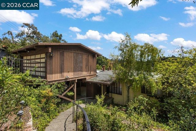 126 La Espiral, Orinda, CA 94563