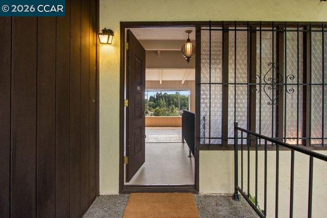126 La Espiral, Orinda, CA 94563