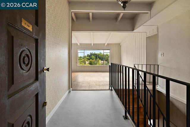 126 La Espiral, Orinda, CA 94563