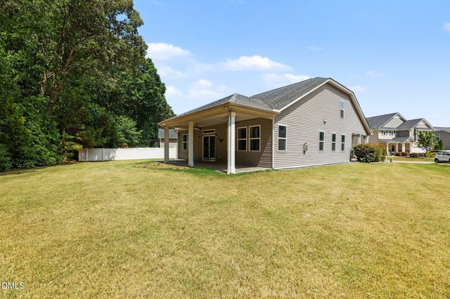 3049 Willow Ranch Drive, Fuquay Varina, NC 27526