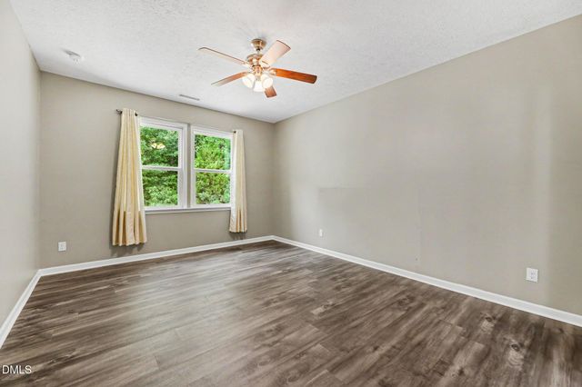 3049 Willow Ranch Drive, Fuquay Varina, NC 27526