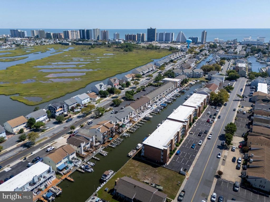 Image 3 of property listing at 721-B 94TH ST #JJ2, Ocean City, MD 21842