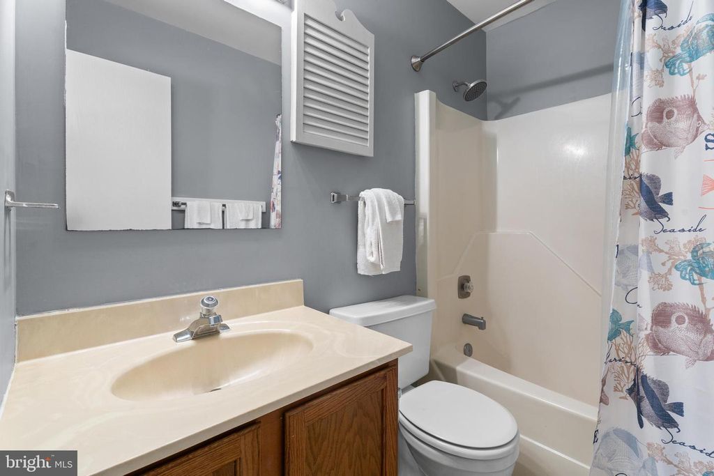 Image 37 of property listing at 721-B 94TH ST #JJ2, Ocean City, MD 21842