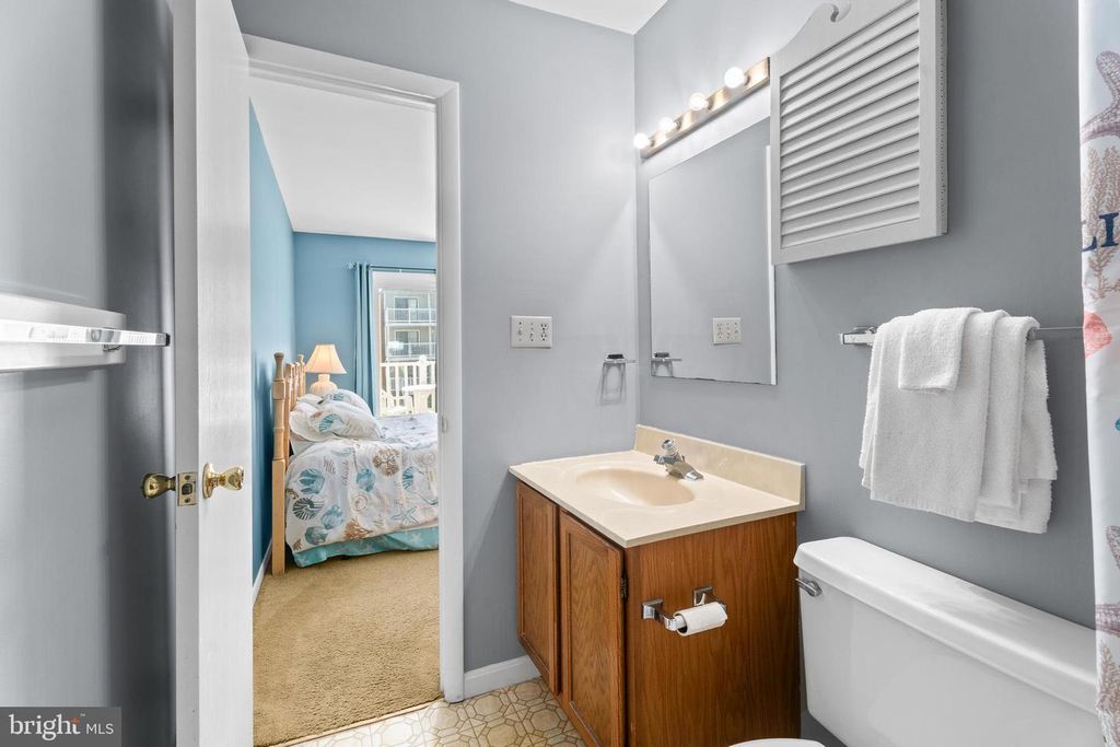 Image 38 of property listing at 721-B 94TH ST #JJ2, Ocean City, MD 21842