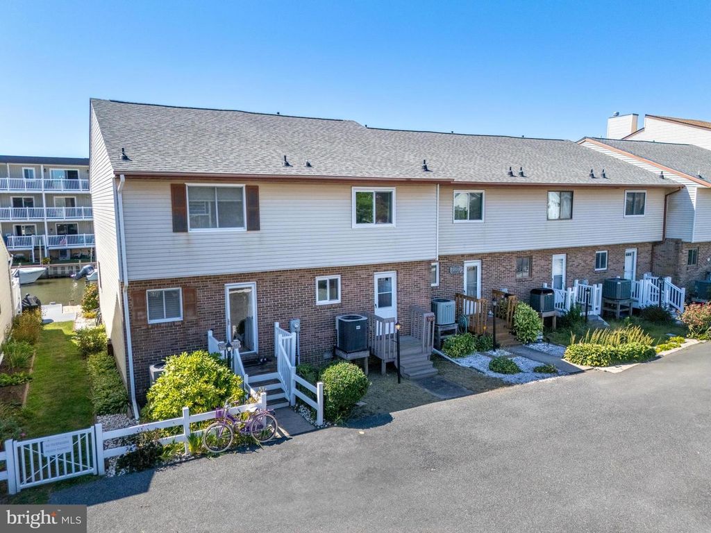 Image 6 of property listing at 721-B 94TH ST #JJ2, Ocean City, MD 21842