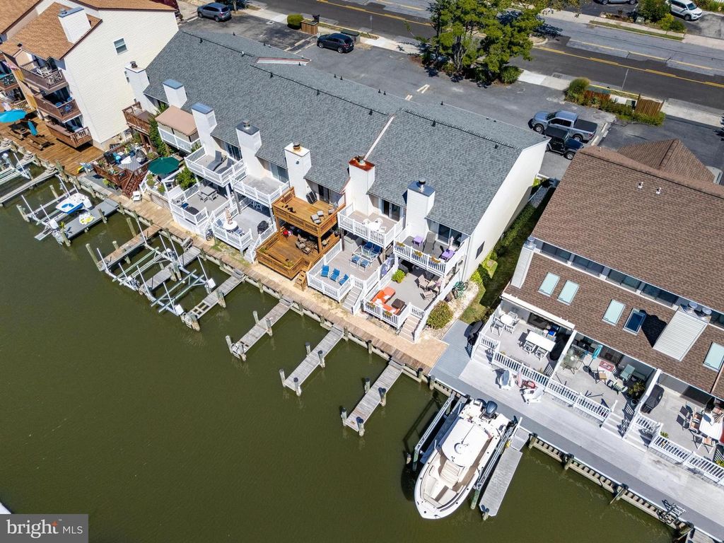Image 7 of property listing at 721-B 94TH ST #JJ2, Ocean City, MD 21842