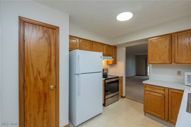 587 Thornberry Lane, Brunswick, OH 44212