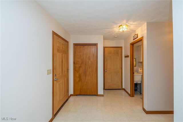 587 Thornberry Lane, Brunswick, OH 44212