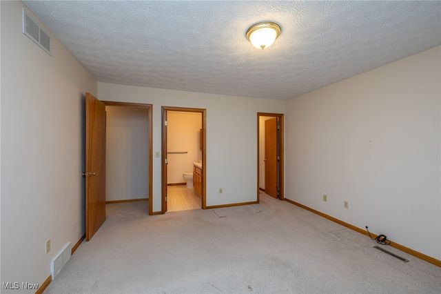 587 Thornberry Lane, Brunswick, OH 44212