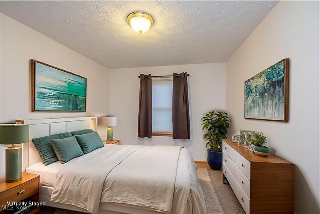 587 Thornberry Lane, Brunswick, OH 44212