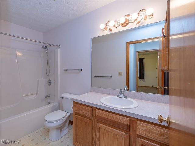 587 Thornberry Lane, Brunswick, OH 44212