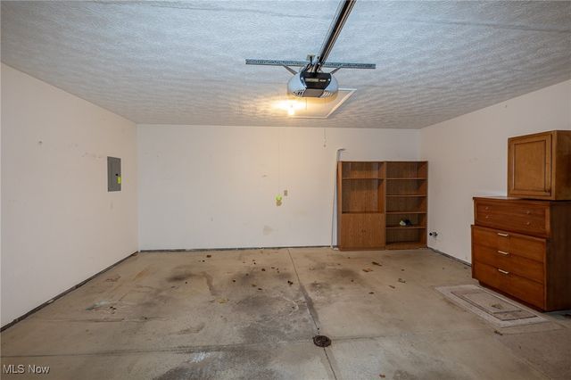 587 Thornberry Lane, Brunswick, OH 44212