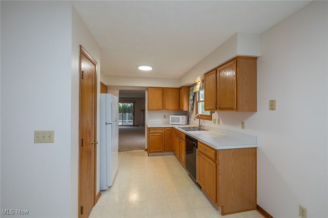 587 Thornberry Lane, Brunswick, OH 44212