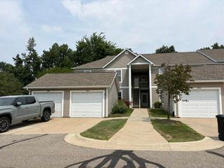 1452 Fox Pointe Circle, Ann Arbor, MI 48108