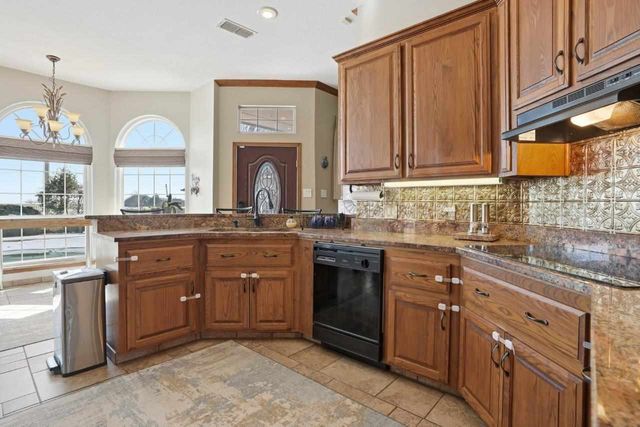 21 NW Pleasant View Ridge, Lawton, OK 73505