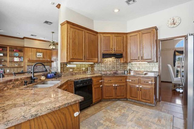 21 NW Pleasant View Ridge, Lawton, OK 73505