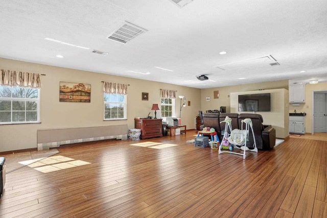 21 NW Pleasant View Ridge, Lawton, OK 73505