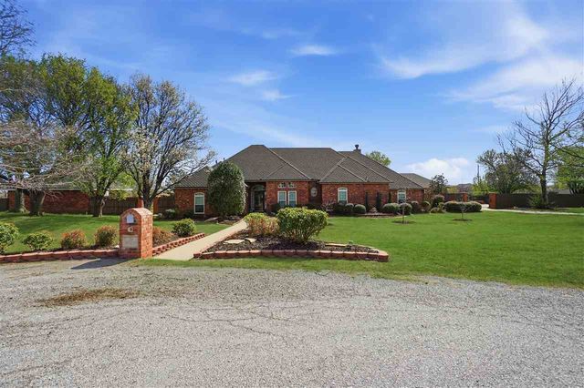 21 NW Pleasant View Ridge, Lawton, OK 73505