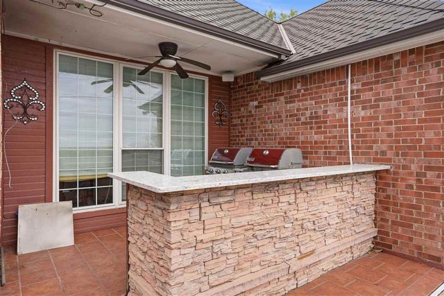 21 NW Pleasant View Ridge, Lawton, OK 73505