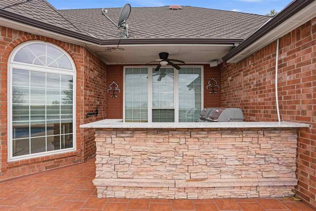 21 NW Pleasant View Ridge, Lawton, OK 73505