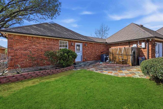 21 NW Pleasant View Ridge, Lawton, OK 73505