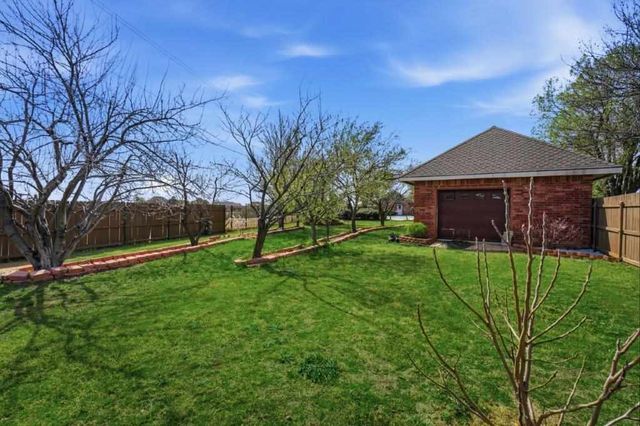 21 NW Pleasant View Ridge, Lawton, OK 73505