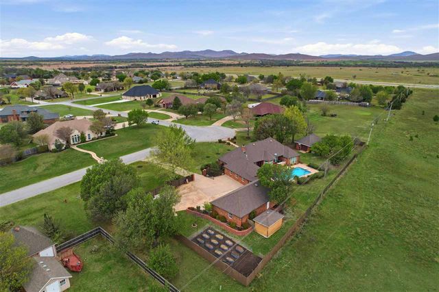 21 NW Pleasant View Ridge, Lawton, OK 73505